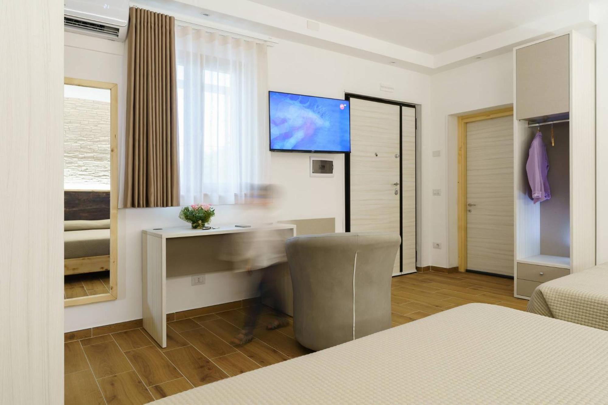 Chalet N5 Guest House Катандзаро Экстерьер фото
