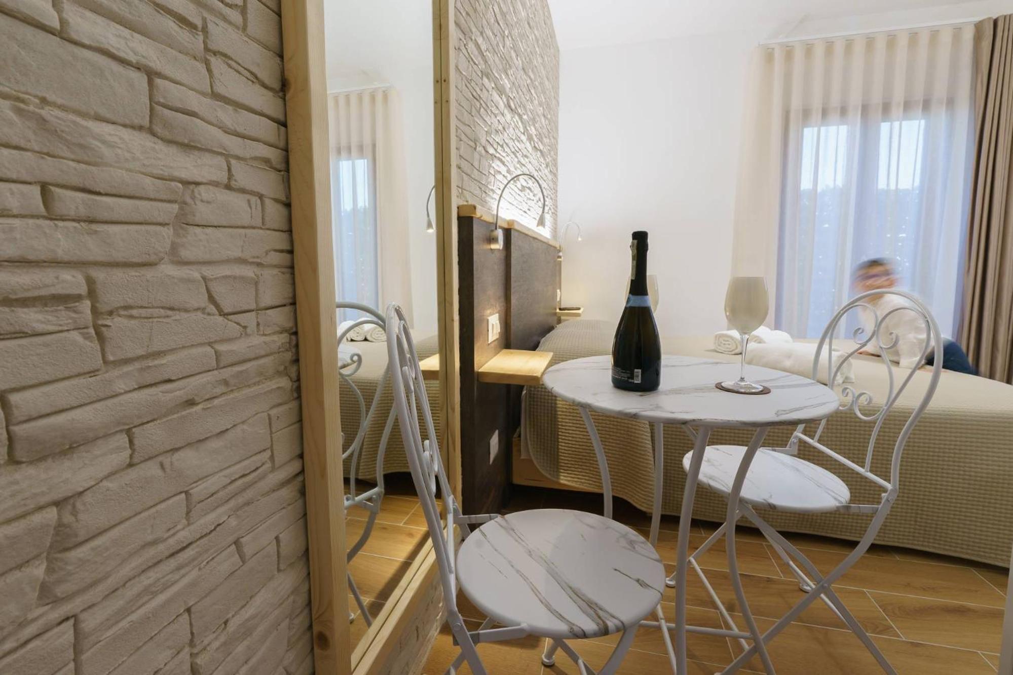 Chalet N5 Guest House Катандзаро Экстерьер фото