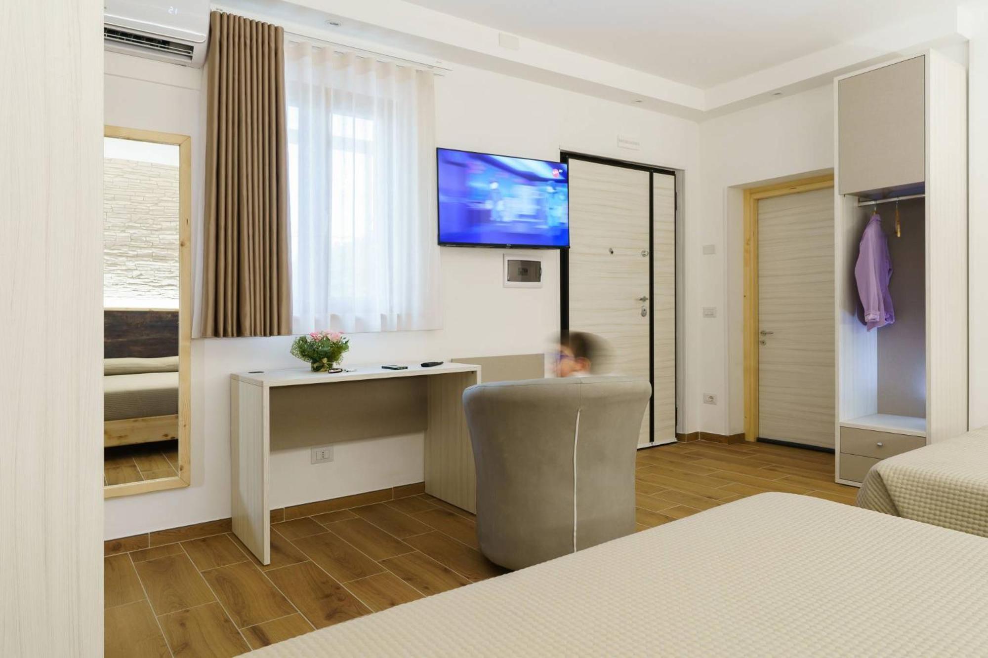 Chalet N5 Guest House Катандзаро Экстерьер фото